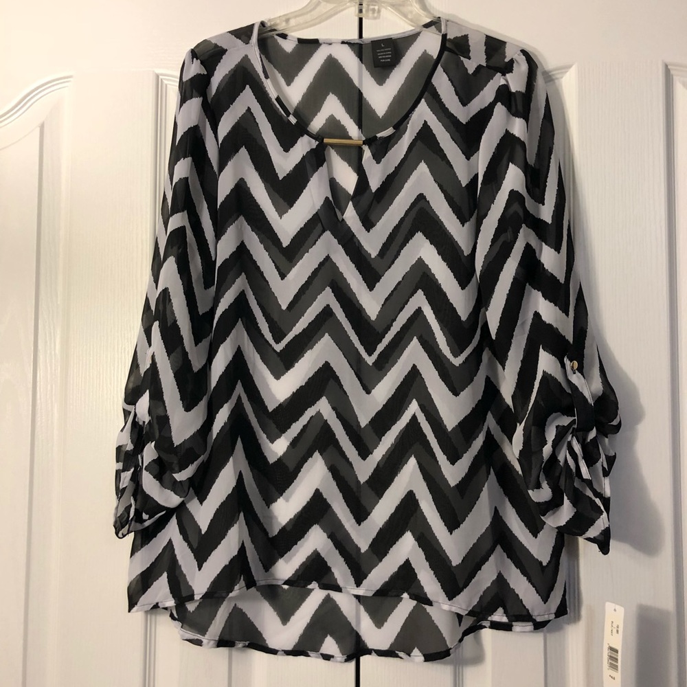 New directions black and white blouse. NWT SIZE L